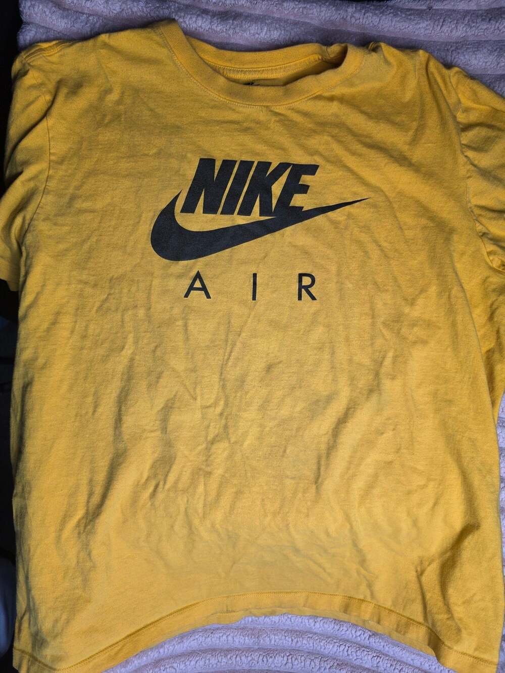 Nike Air Men's Yellow Graphic Short Sleeve T-Shirt